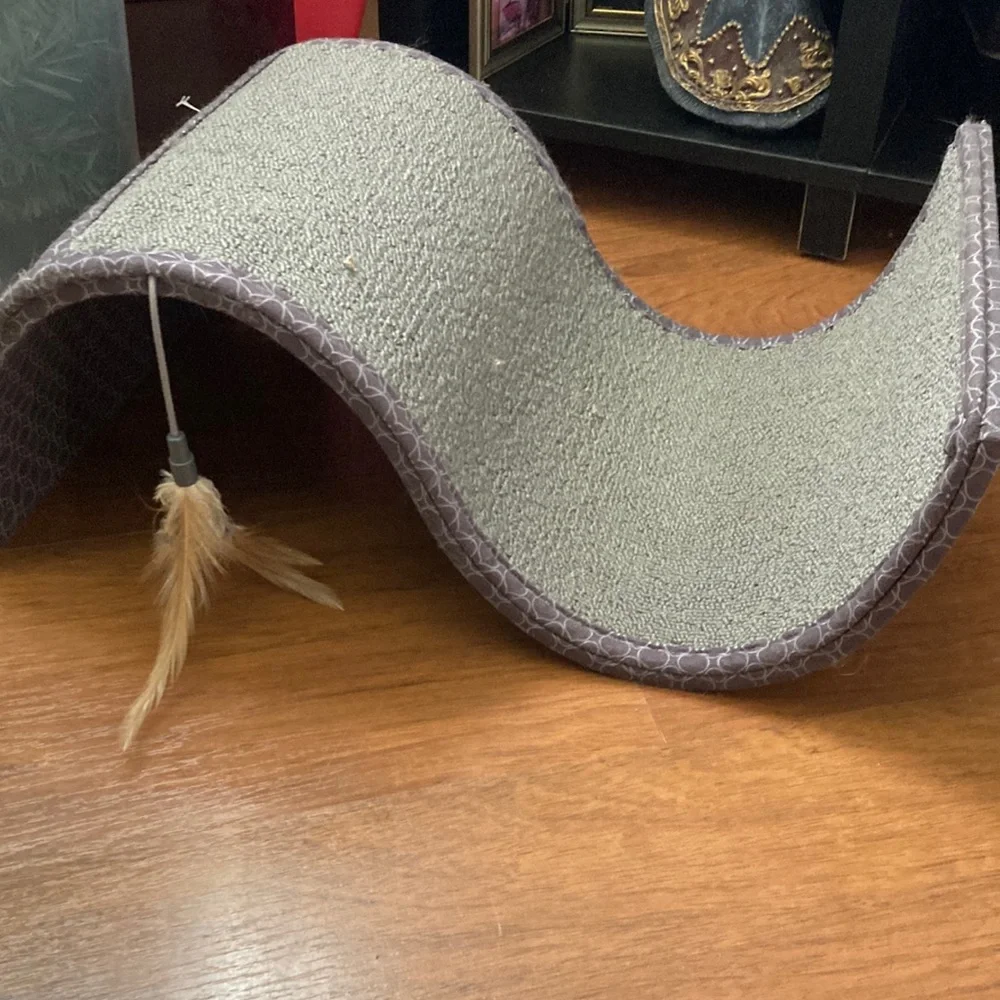 Cat scratching board